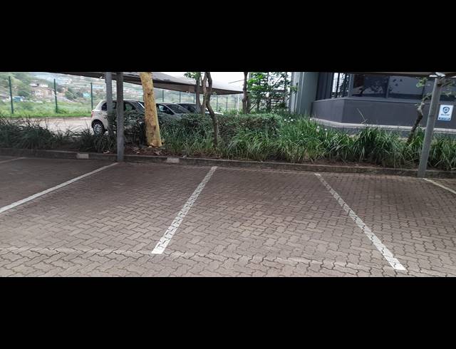 927M² OFFICE TO LET IN RIVERHORSE VALLEY